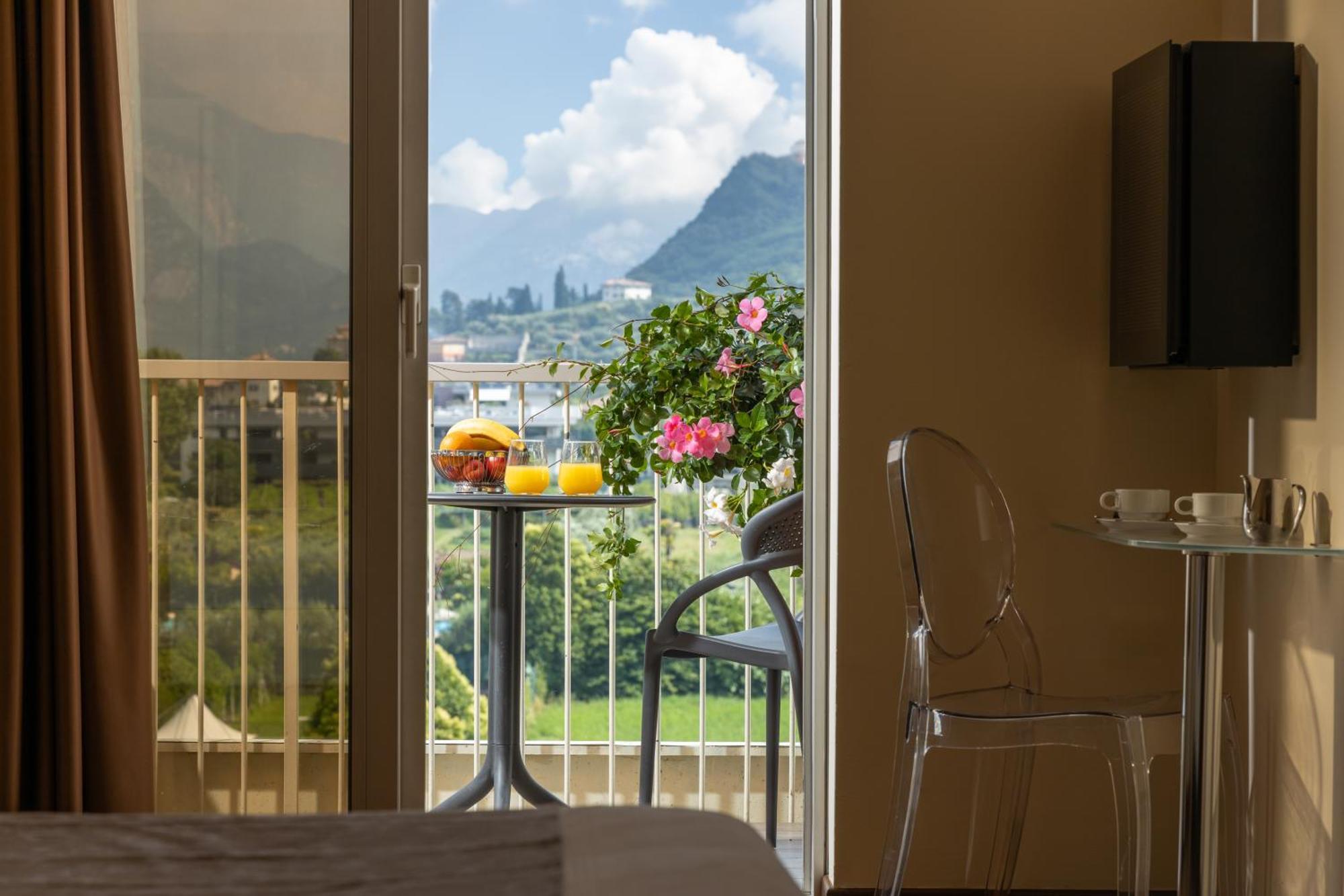 Hotel Savoy Palace - Tonelli Hotels Riva del Garda Room photo
