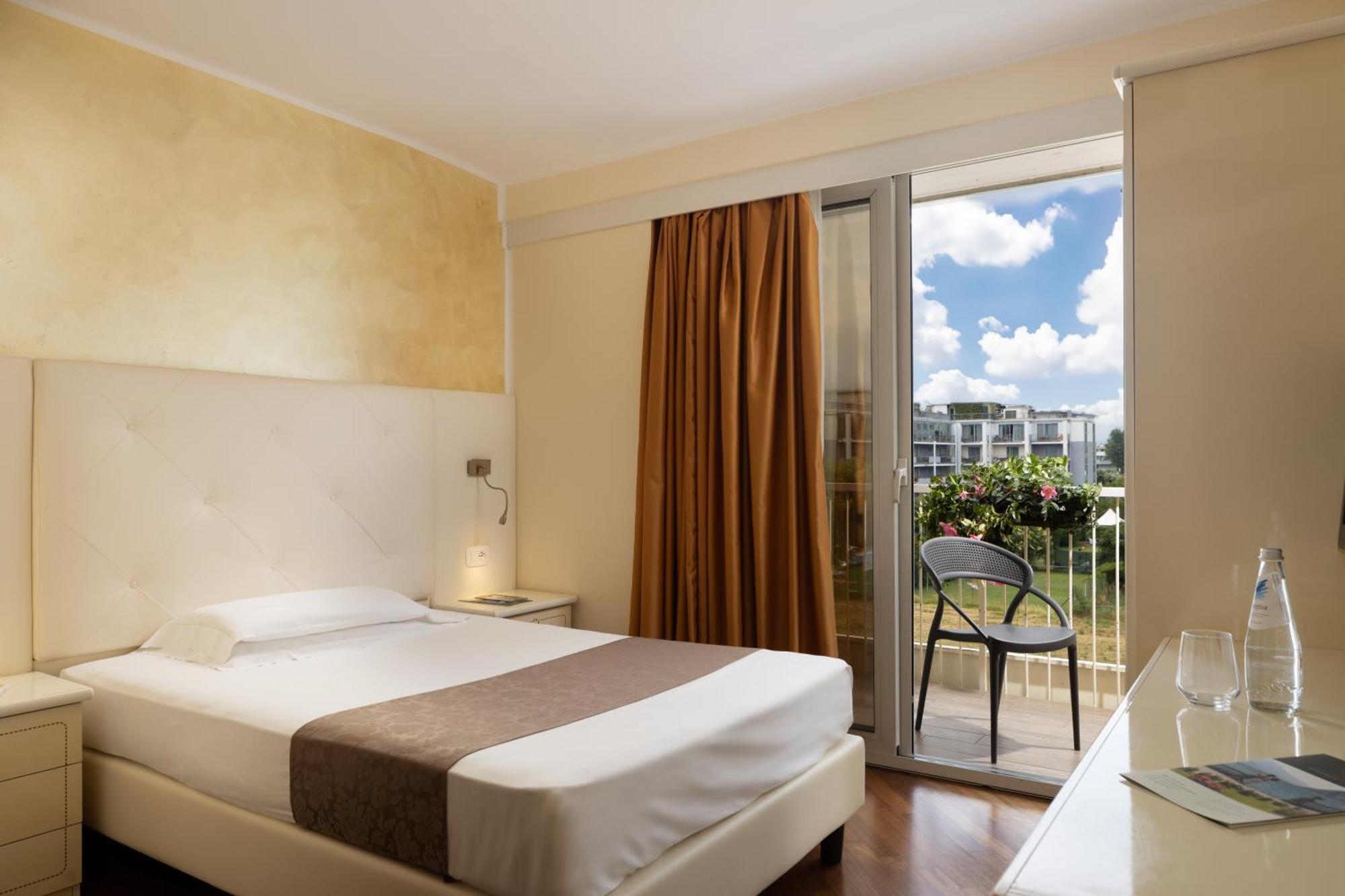 Hotel Savoy Palace - Tonelli Hotels Riva del Garda Room photo
