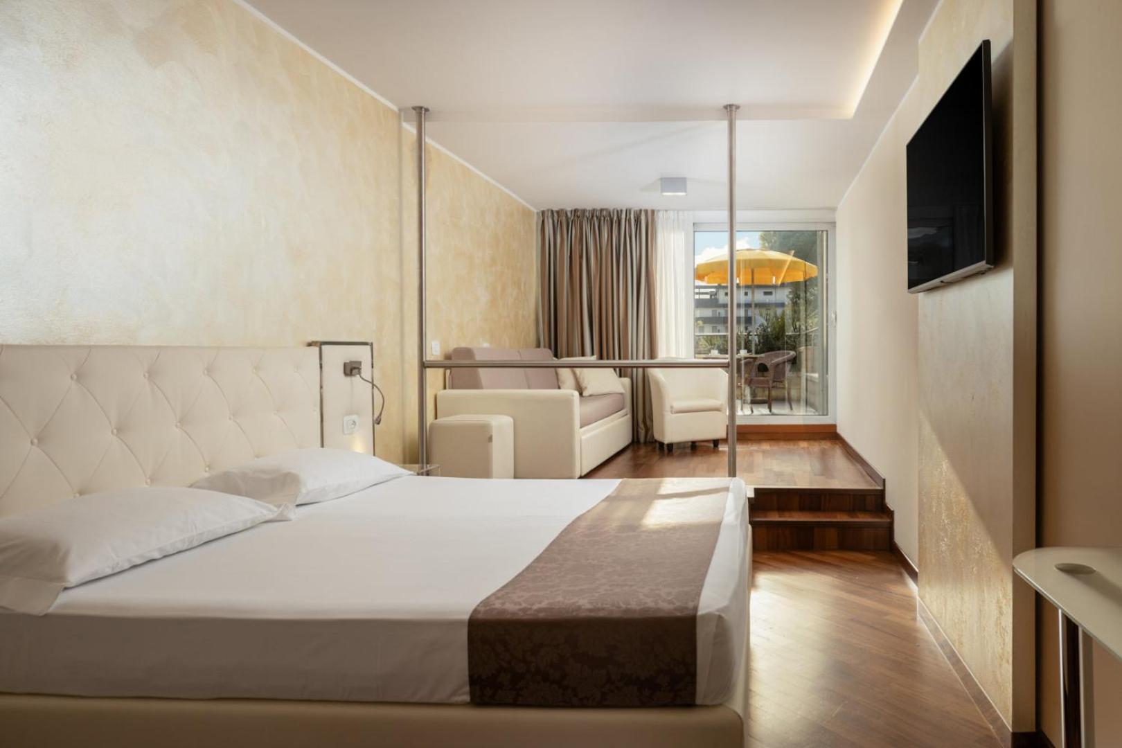 Hotel Savoy Palace - Tonelli Hotels Riva del Garda Room photo