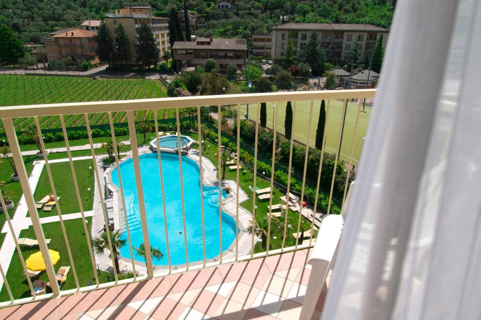 Hotel Savoy Palace - Tonelli Hotels Riva del Garda Exterior photo