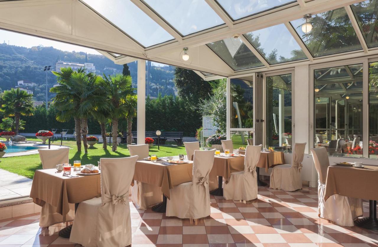 Hotel Savoy Palace - Tonelli Hotels Riva del Garda Exterior photo